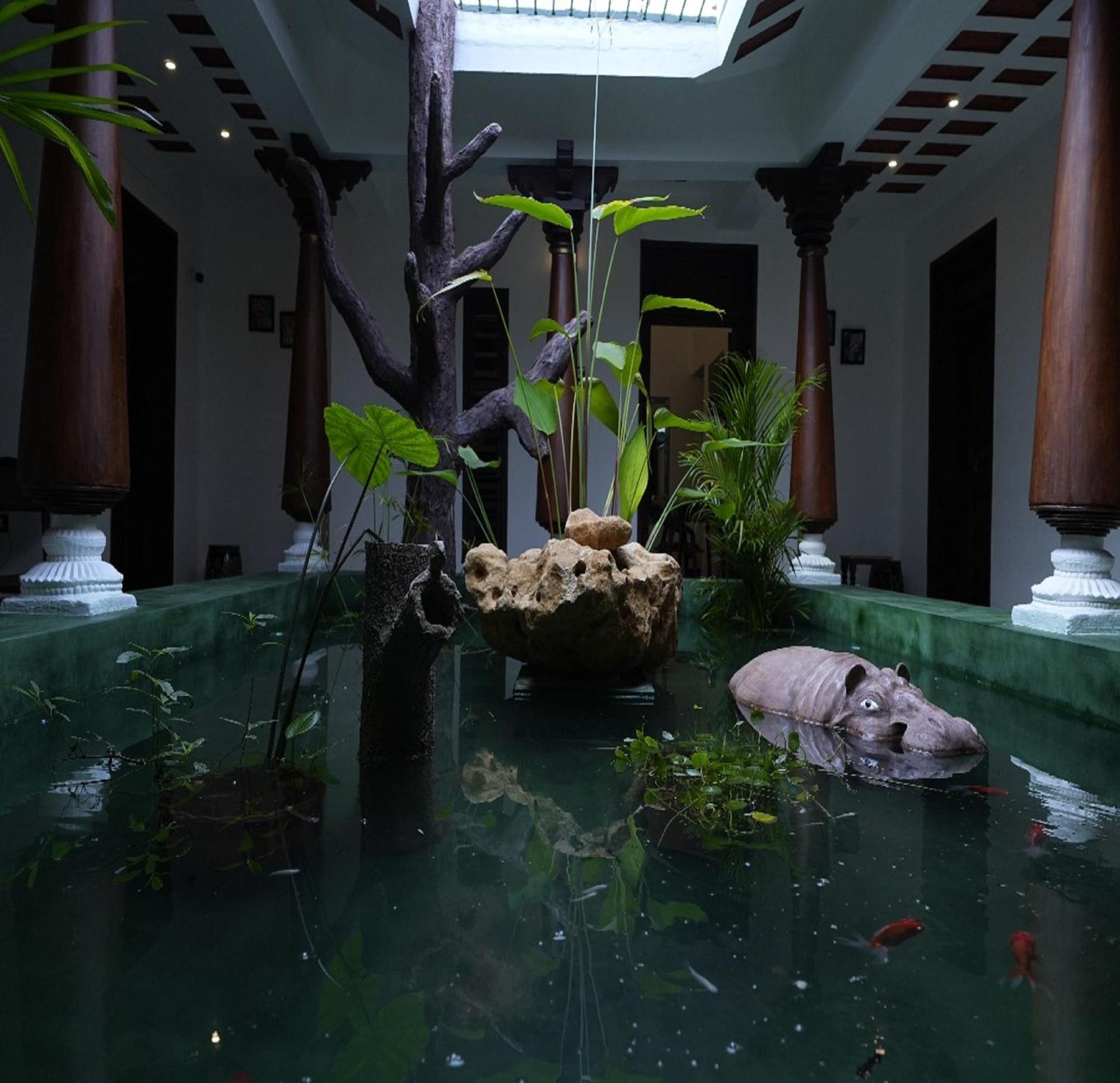 Courtyard Castle Heritage Resort 蓬蒂切里 外观 照片