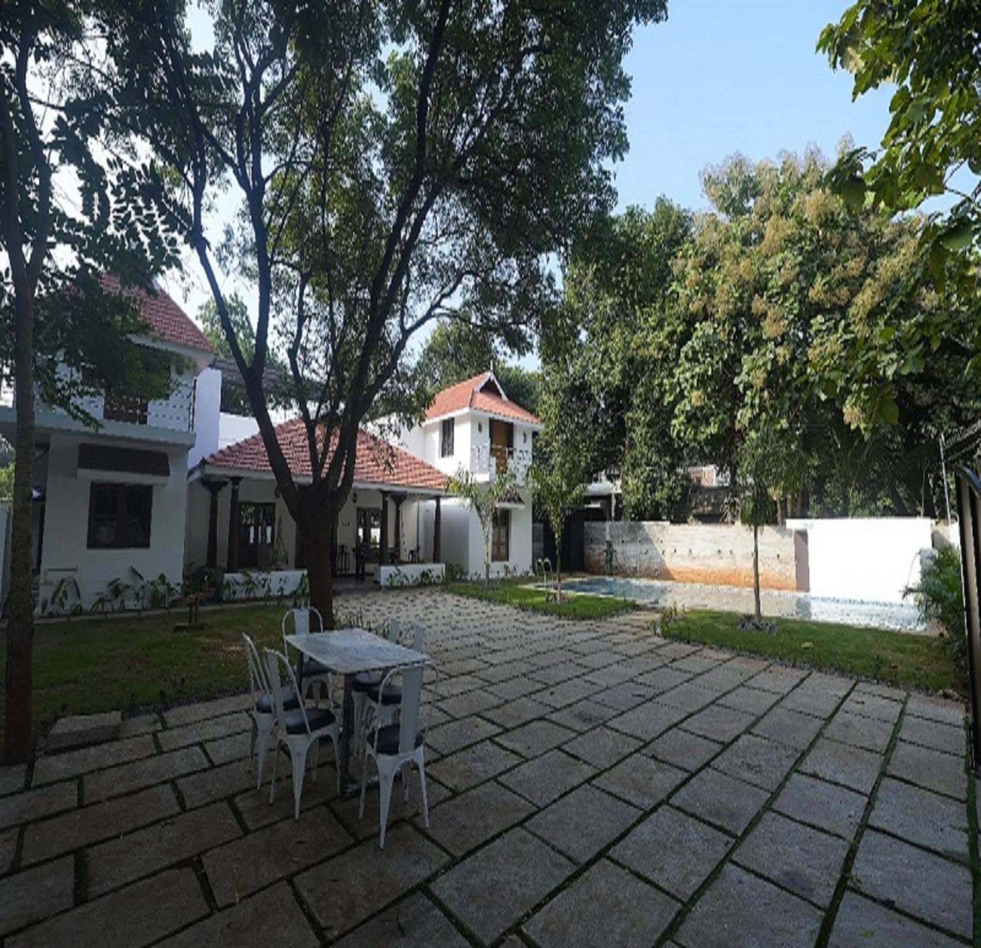 Courtyard Castle Heritage Resort 蓬蒂切里 外观 照片
